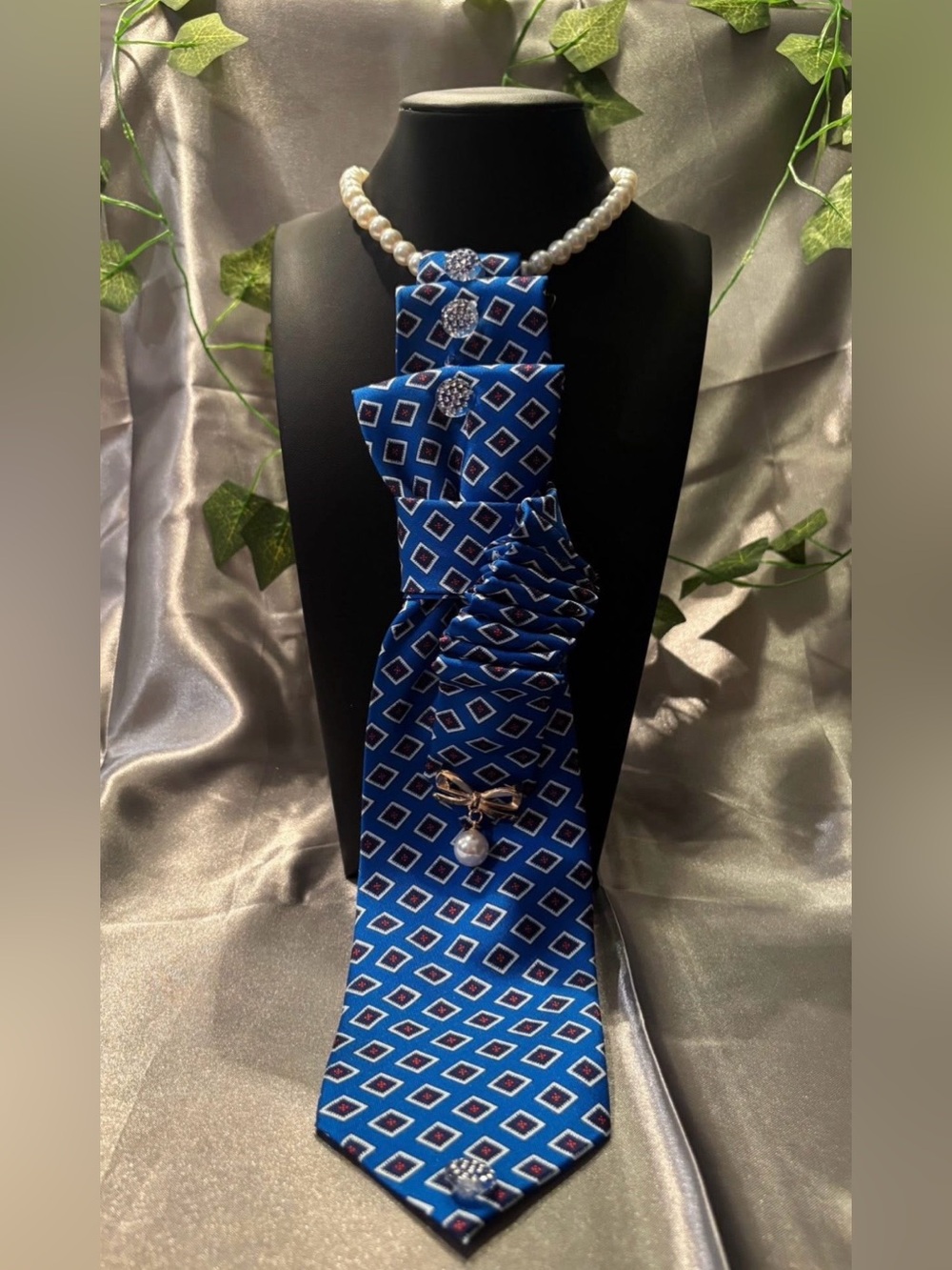 Women Blue Geometric Statement Tie Necklace with Pearl Accents